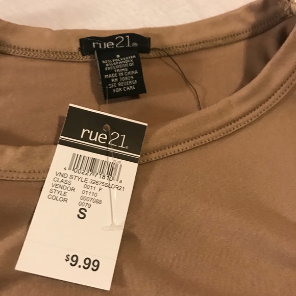 🚨🚨SOLD🚨🚨 BUNDLE of 3 Rue21 dressy tanks - Picture 2 of 6